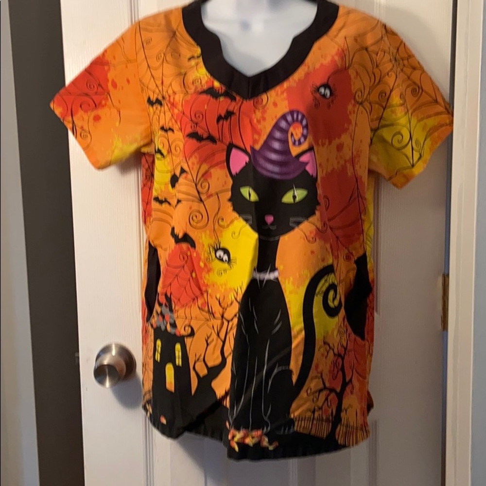 Women’s Halloween print scrub top